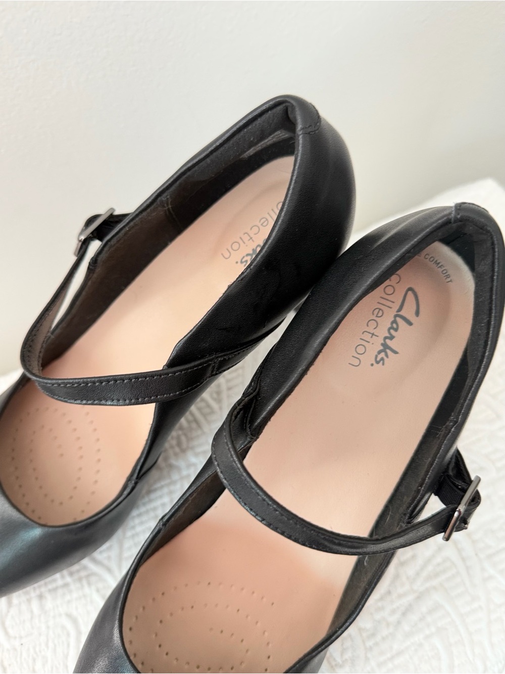 Clarks Collection Black Mary Jane Pumps Ultimate Comfort Heels Womens 10 - Picture 4 of 8